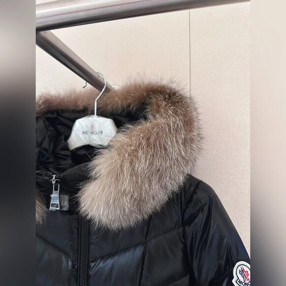Moncler Womens Down Jacket - Picture 4 of 4